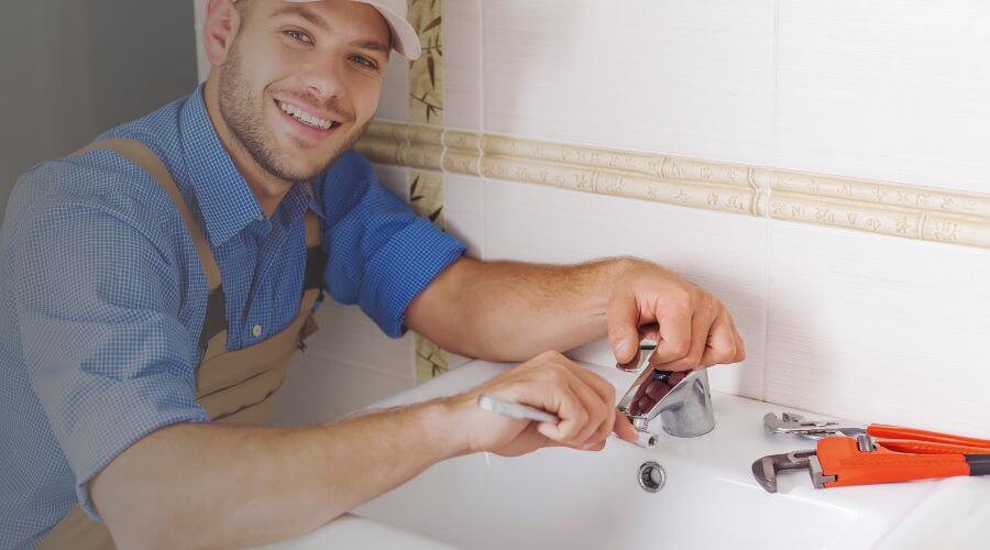 Expert burst pipe repair services in Rea, MO